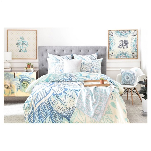 Khristian A Howell Sherpa Fleece Throw Blanket - Picture 3 of 3